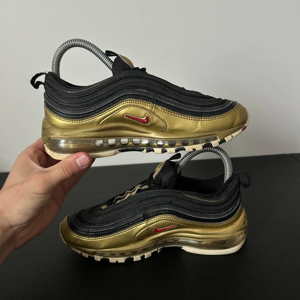 Nike Air Max 97 QS Metallic Gold Black 2018 Sneakers Size 5 Womens 6.5 AT5458002